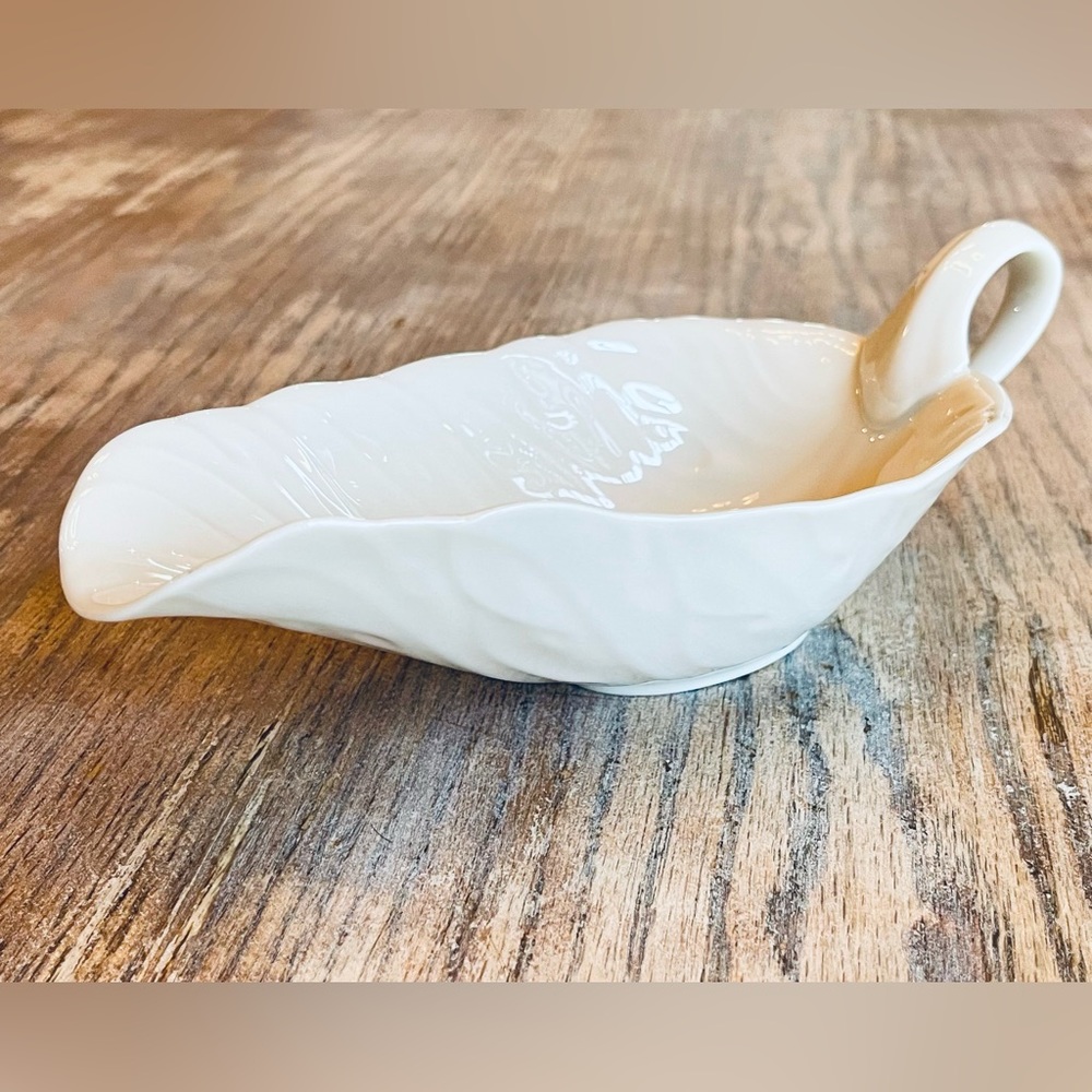Lenox Gravy or Sauce Boat Dish LEAF COLLECTION U.S.A.  7” Dish